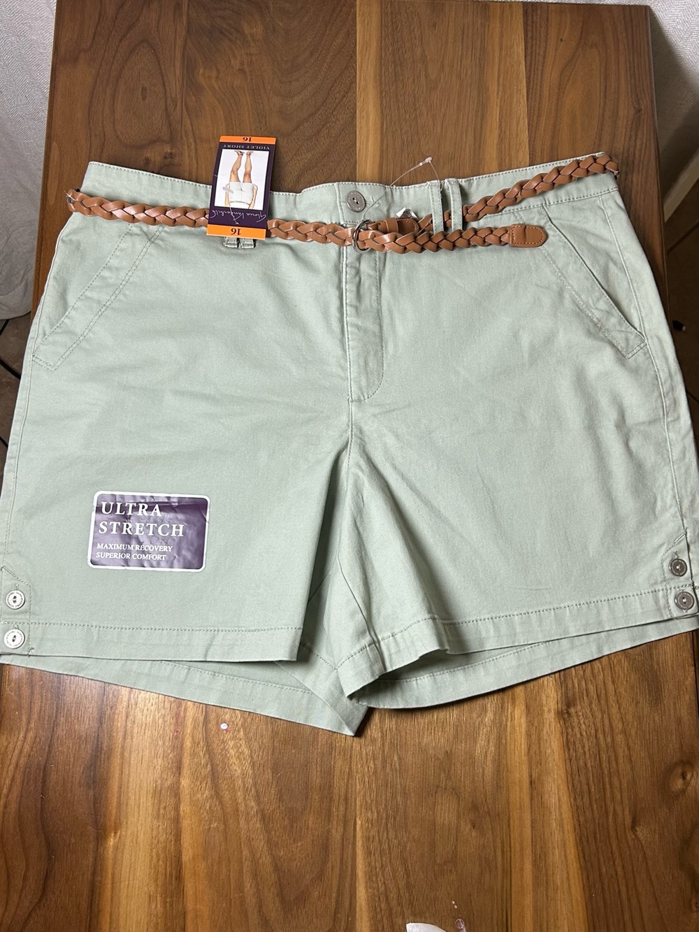 Gloria Vanderbilt Violet Shorts Size 16 Sage Green Ultra Stretch Belted NWT